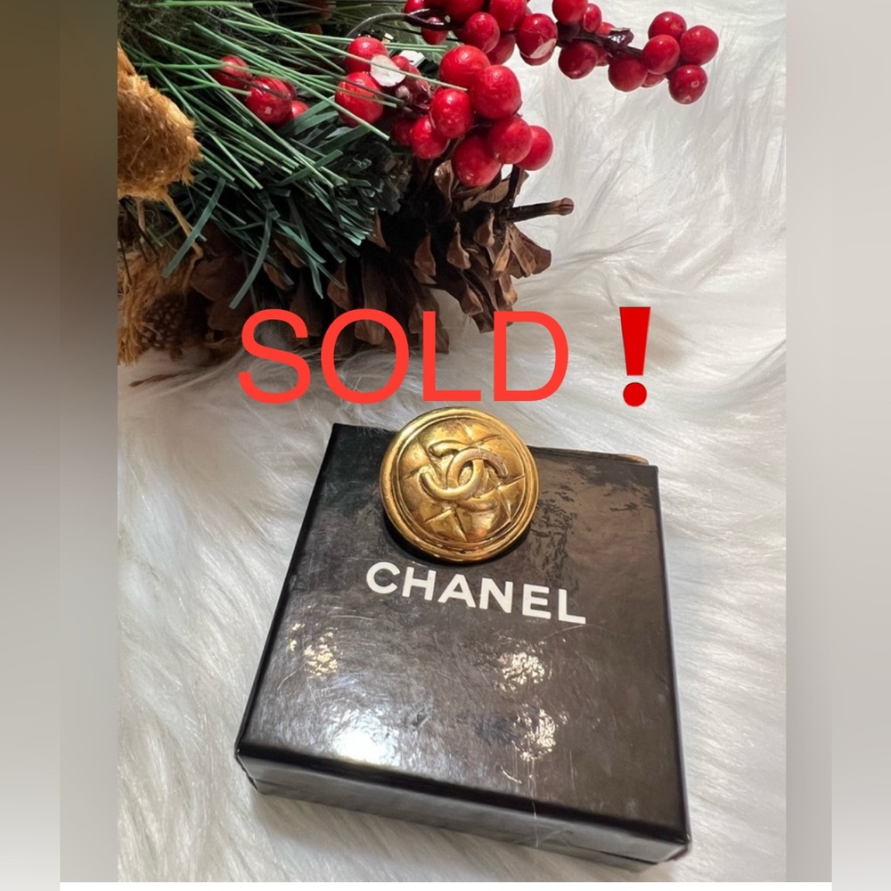SOLD❗️CHANEL Brooch Coco Mark Pin Badge Round Women's Gold